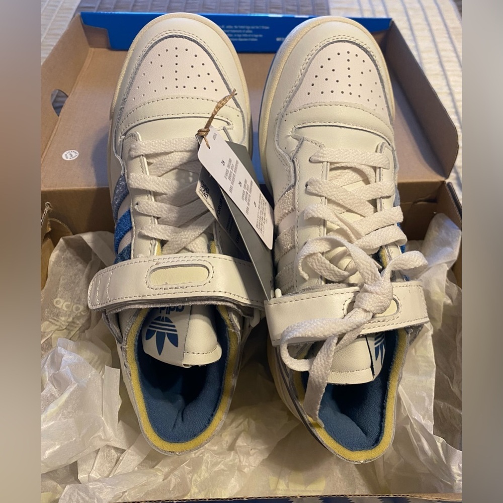 Adidas - NEW - FORUM 84 LOW SHOES. Originals. Size 6. (Box dented) - Picture 15 of 16